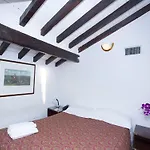 Tassoni Apart-hotel 3*