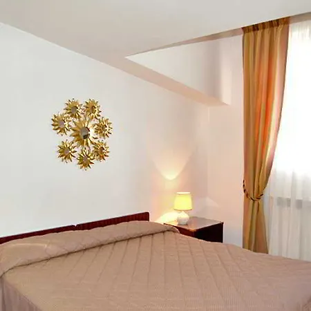 Apartmanhotel Tassoni 3*