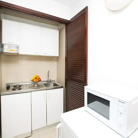 Y Residencia Tassoni 3* Roma