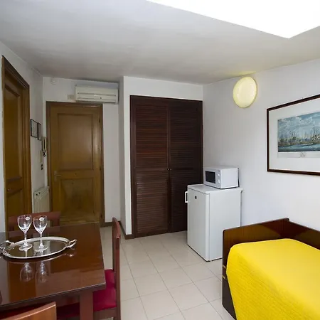 Y Residencia Tassoni Apartahotel