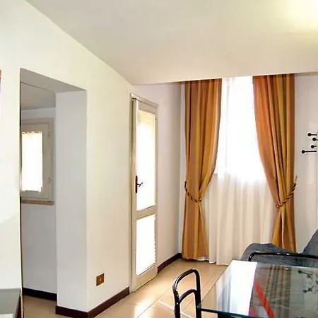 Y Residencia Tassoni Apartahotel 3*