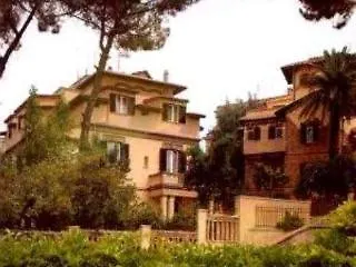 Apartahotel Y Residencia Tassoni 3*