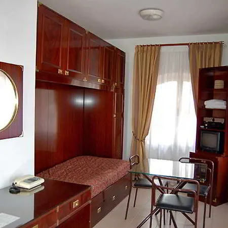 Y Residencia Tassoni 3* Roma