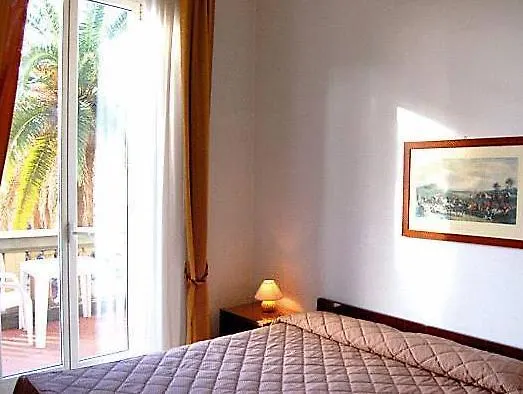 Apart-hotel Tassoni 3*